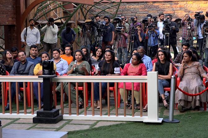 The next day, Bigg Boss announced that Sidharth's period of interim captaincy had come to an end. Up next, the contestants were called up in the garden area for a press conference. While the contestant dreaded it, they geared up to face the barrage of questions from media.