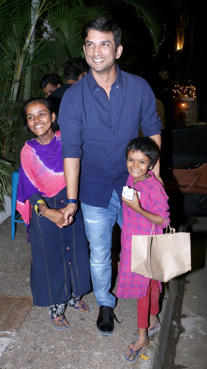 The smiles on Sushant's little fans seemed priceless!