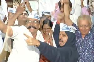 AAP workers celebrate in Andheri as party looks set to retain Delhi