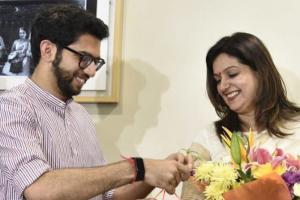 'Hello was fun': Priyanka Chaturvedi takes a dig at Amruta Fadnavis
