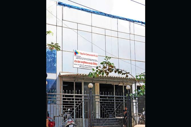Phishing racket in the garb of call centre — SDCPL’s office in Thane. pic/rajesh gupta