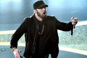 Eminem gives surprise performance at the Oscars 2020