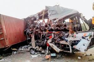 20 die as lorry collides with bus in Tamil Nadu