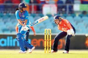 Harmanpreet Kaur, bowlers star as India women beat England by 5 wickets