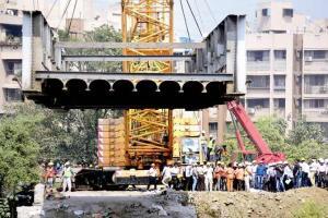 Kalyan Patripul bridge girders arrive from Hyderabad