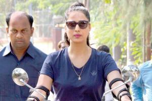 Doordarshan: Mahie Gill learns to ride a bike for this upcoming comedy