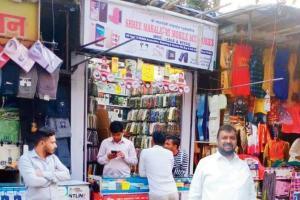 Mumbai: We are not hawkers, say 4K licensed stall-owners