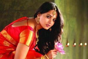 Has Anushka Shetty been bowled over by a North Indian cricketer? 