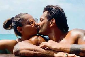 Bipasha and Karan Singh Grover celebrate one more holiday with a kiss