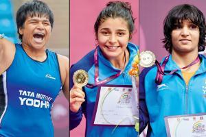 India grapplers Sarita, Divya and Pinki win gold medals