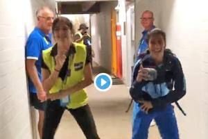 Jemimah dances with security guard to 'Love Aaj Kal' song before match