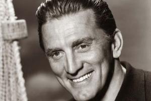 Hollywood pays tribute to the legendary actor Kirk Douglas!