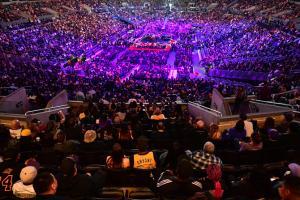 Thousands of celebrities, athletes flock Staples Center