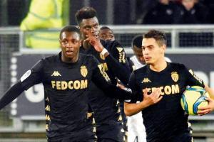 Monaco players are ecstatic after a goal against Amiens 