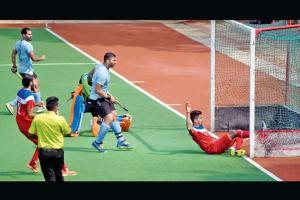 SCR stun defending champs IOCL 5-2 to set up final with Indian Navy