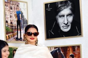 Rekha walks away from Big B's picture; says 'Yahaan danger zone hai'