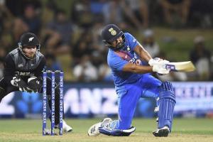 Rohit Sharma suffers calf injury but he 'should b fine'