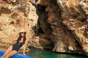 Salma Hayek flaunts her toned figure in swimsuit