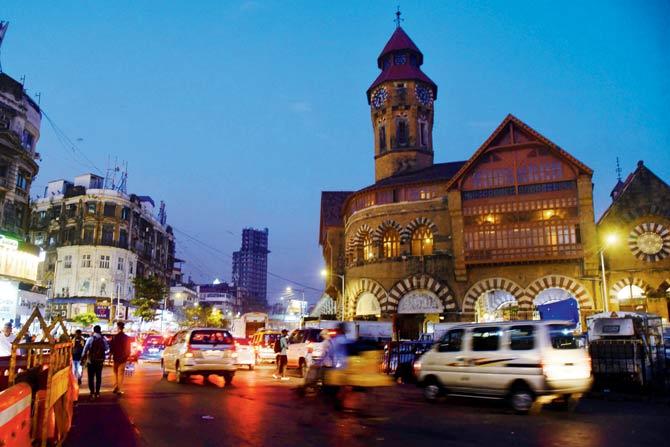 Crawford Market junction will be the first to get the signal. PIC/SURESH KARKERA