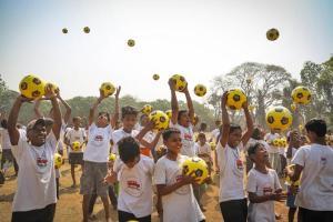 EPL club Watford FC surprises 600 slum children in Mumbai!