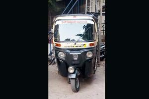 Scared of auto driver, actress jumps out of running vehicle