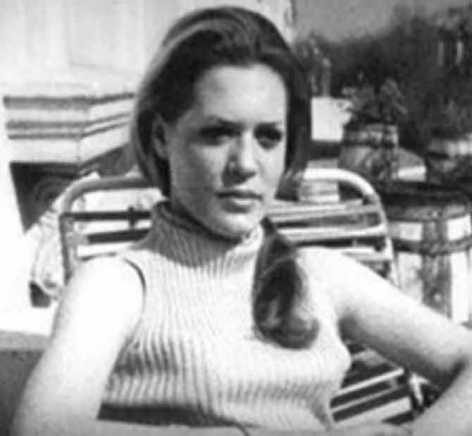 Sonia Gandhi
Congress president Sonia Gandhi was reluctant to precede to her late husband Rajiv Gandhi's post following his assassination. She took over the post in 1998 to 2017. She regained the post in August 2019 after son Rahul resigned. While in position she formulated the United Progressive Alliance when her party won the 2004 Lok Sabha elections and formed the government in coalition with other centre-left parties. The alliance was re-elected again in 2009. She is considered one of the most influential women leaders in the country.