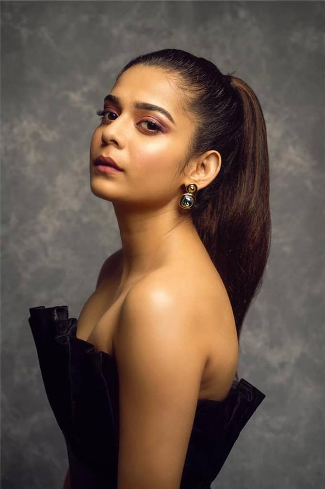 After her crash course, there was no turning back for Mithila! As soon as she returned to Mumbai, the YouTuber bagged a role in a short film, and later, she was seen in Nikkhil Advani's Katti Batti. Mithila Palkar was also seen in popular television advertisements. She later sang a song called Maharashtra Desha in association with Bharatiya Digital Party (BhaDiPa), which was released on May 1, 2016, on YouTube on the occasion of Maharashtra Day.