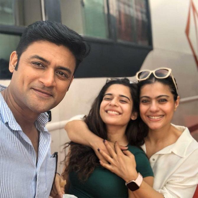 Now, after her stint in the slice-of-life film, Mithila Palkar will be starring in Tribhanga, a digital film. Helmed by none other than Ajay Devgn Ffilms, the online movie shares the story of a dysfunctional family, with Kajol, Renuka Shahane and Tanvi Azmi in pivotal roles.
In picture: Manav Kohli and Kajol with Mithila Palkar on the sets of Tribhanga.