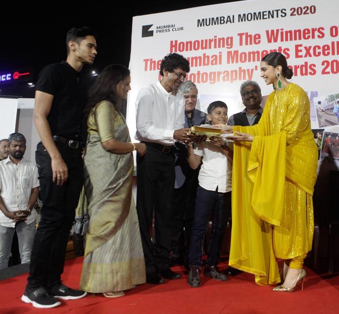 Ashish Rane came with his wife Manisha, kids Akash and Yatharth as he accepted the award from Deepika Padukone at the event in South Mumbai.