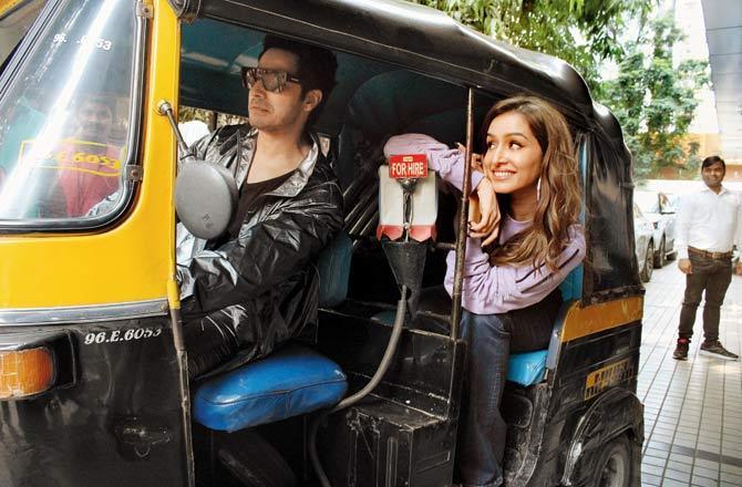 Varun Dhawan turns auto-rickshaw wallah for Shraddha Kapoor during promotions for their upcoming film in Andheri. Pic/Satej Shinde
 