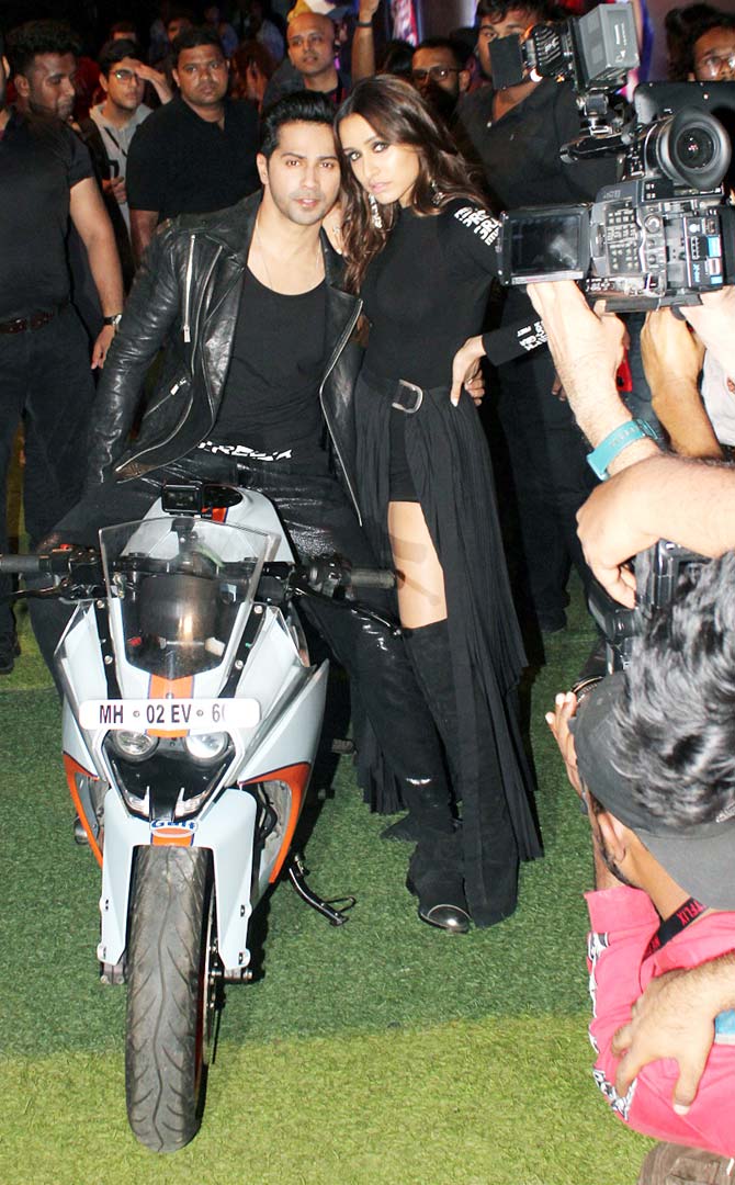 Varun Dhawan and Shraddha Kapoor know how to keep the crowd entertained. The duo was clicked enjoying with college students while promoting their upcoming film Street Dancer 3D at a college in Juhu. All pictures/Yogen Shah