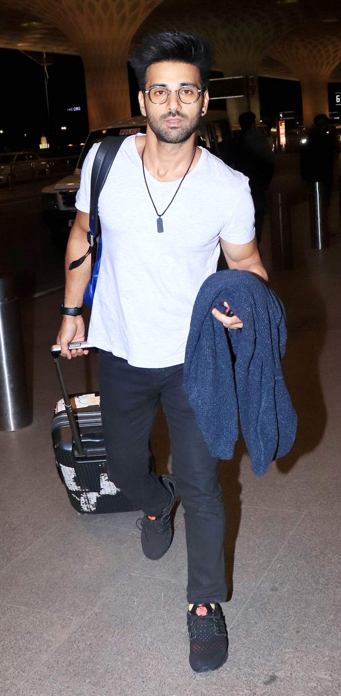 Pulkit Samrat was also spotted at the Mumbai airport. The actor was last seen in Pagalpanti, he will be next seen in Taish opposite girlfriend Kriti Kharbanda.