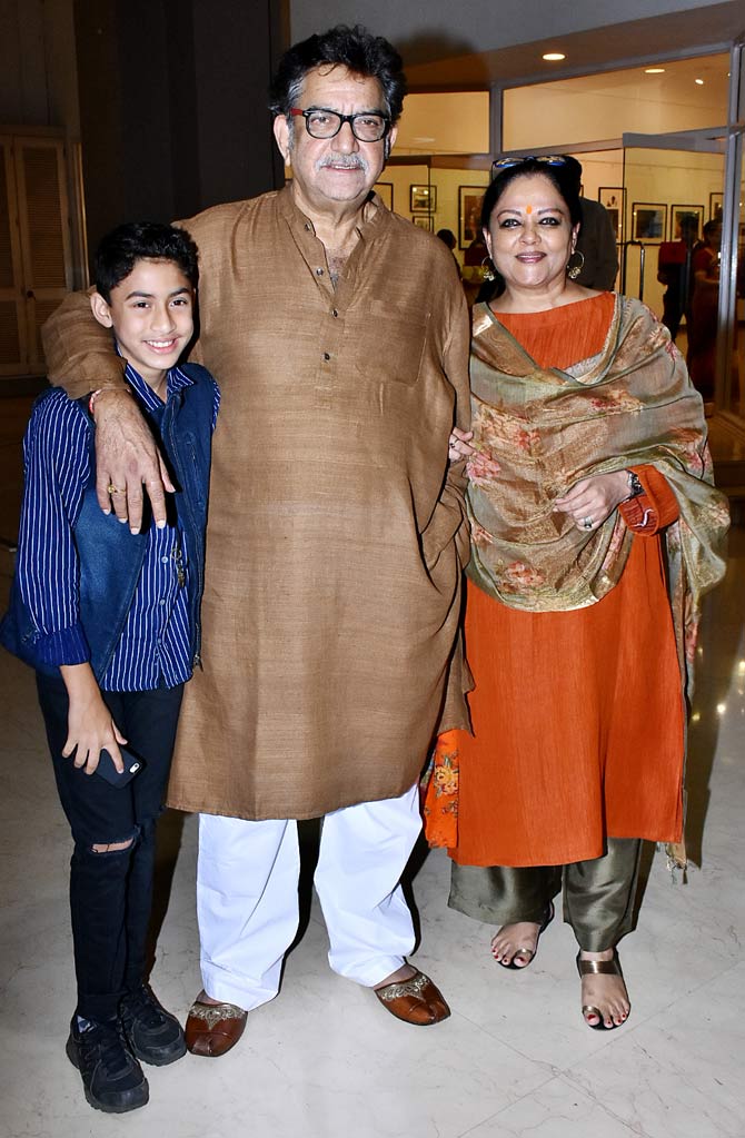 Baba Azmi along with wife Tanvi Azmi and their son also attended the exhibition in Worli.