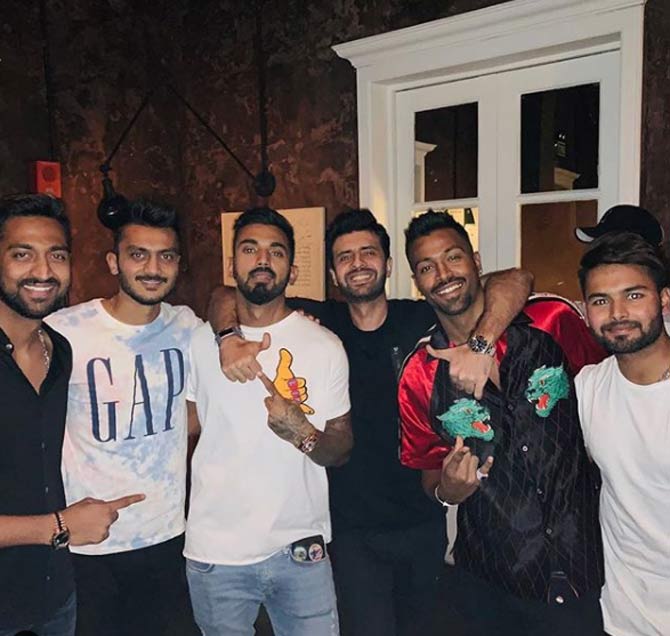 On KL Rahul's birthday, Axar Patel shared this photo along with Rahul, Krunal, Hardik and Pant, and wished him, 'Happy birthday brother @rahulkl Aa le chakk me aa gaya enjoy ur day'