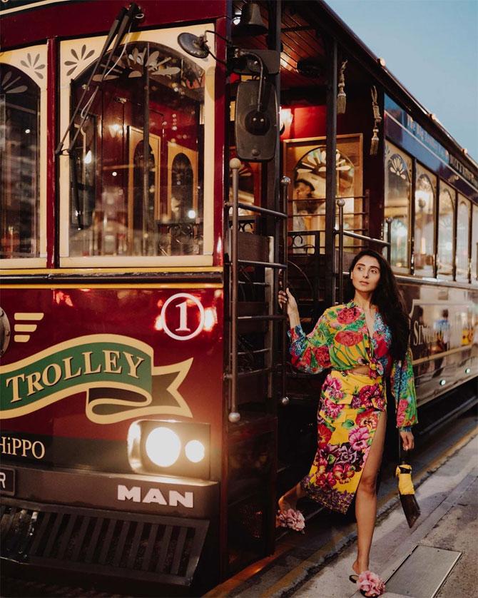 In one of her escapades to Singapore, Pernia stops by the popular Maxwell Food Centre for some noodles.