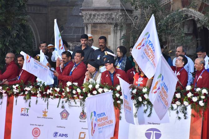 The 17th edition of the Mumbai Marathon saw defending champion Cosmos Lagat of Kenya leading the men's field in the full marathon race while Worknesh Alemu of Ethiopia headlined the women's race of 42 km