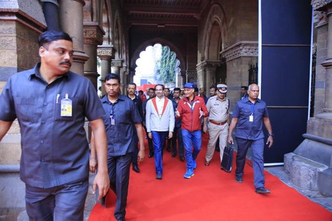 In photo: Uddhav Thackeray arrives at Chhatrapati Shivaji Terminus to flag off the Dream Run race at the 17th edition of Mumbai Marathon