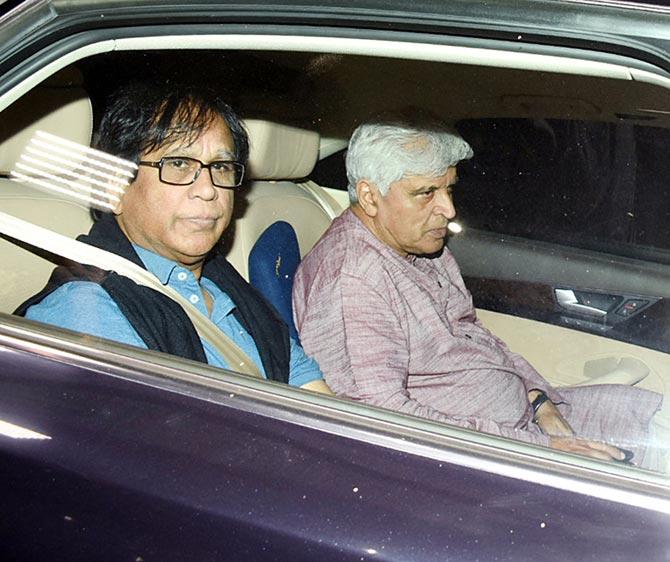 In an unfortunate incident, veteran actor Shabana Azmi met with an accident on the Mumbai-Pune Expressway and was immediately rushed to the MGM Hospital, Panvel. All pictures/Yogen Shah
In picture: Husband Javed Akhtar reached Kokilaben Hospital as soon as he could, as the song-writer was present in the car during the mishap.