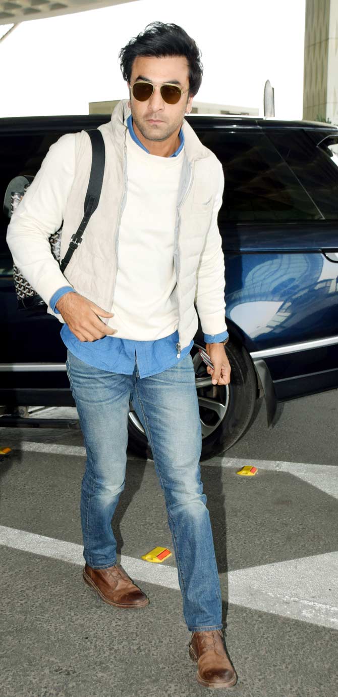 Ranbir Kapoor was also snapped by the paps at the Mumbai airport. On the professional front, the actor will be next seen in Brahmastra trilogy and Shamshera.