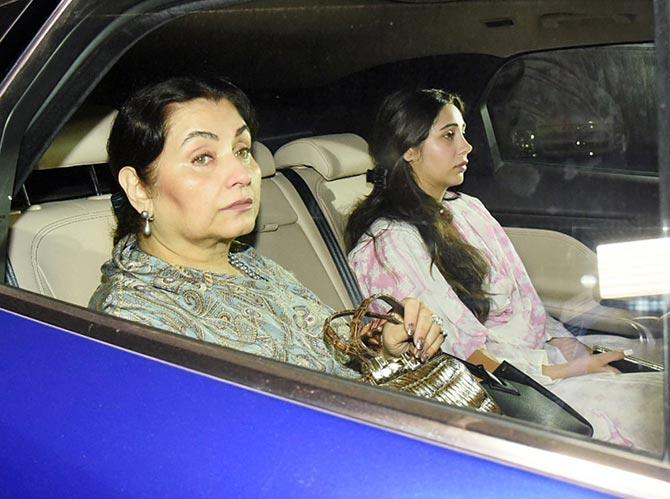 According to the doctors, she suffered a head injury and there is slight damage to her backbone. Her condition is stable and is under medical observation.
In picture: Salma Agha reached the hospital with daughter Sasha Agha.