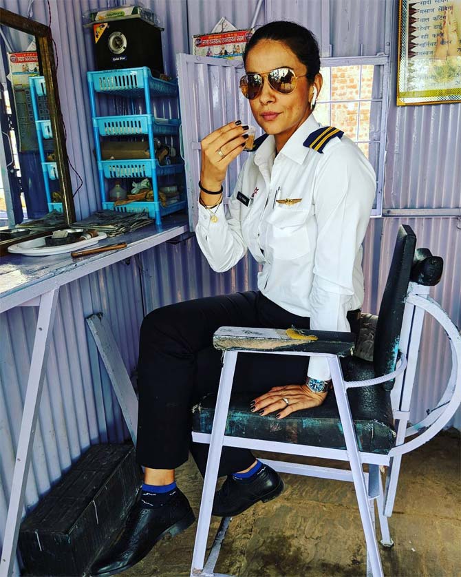 For those who are unaware, she is a serial half-marathon runner, an avid biker and is also a certified pilot, who has been trained on a professional platform- Formula E. Gul Panag always makes an effort to keep abreast of what's happening in the field of aviation. 