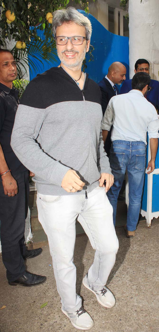 Producer Anil Thadani also attended Kim Sharma's birthday bash. Anil, who is Raveena Tandon's husband opted for a grey-and-black t-shirt and grey pants for the party.