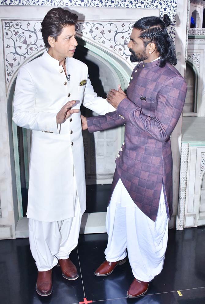 Shah Rukh Khan was caught in a candid conversation with one of the judges of Dance+ 5, Remo D'Souza, who was also dressed in traditional attire. The occasion was Republic Day special and the episode would be telecast on January 26.