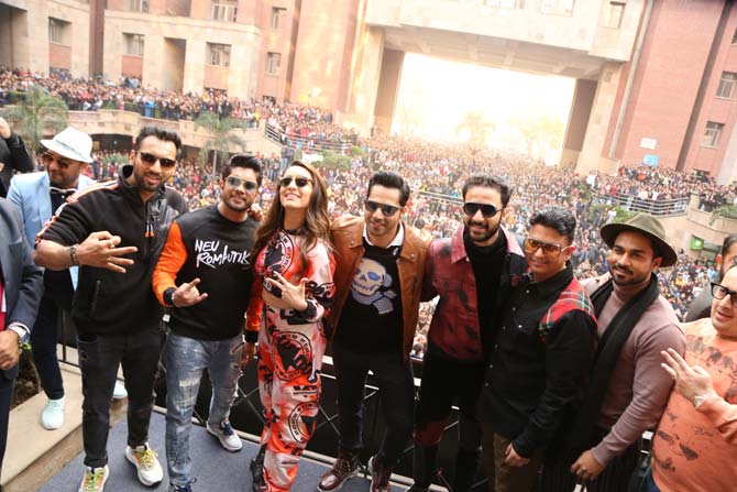 It's time for a perfect picture before wrapping up the promotional activity. Street Dancer 3D is all set to release on January 24 and is touted to be the biggest dance film the country has ever seen!