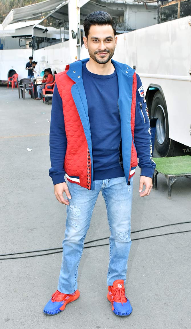 Malang is all set to release on 7th February 2020 was elaborately shot in parts of Mauritius, Goa, and Mumbai and the trailer certainly gives away the right dose of mystery, chemistry and everything that makes for the 'most awaited trailer of the season'.
In picture: Kunal Kemmu sported a bomber jacket, which he paired with a basic blue t-shirt and denim for the promotional event.