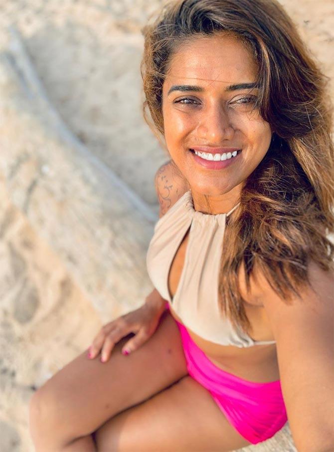 In 2018, after teaming up with devrath Vijay aka NinjaDev, she quit her job at the hospital to take up fitness and online training as a full-time profession.