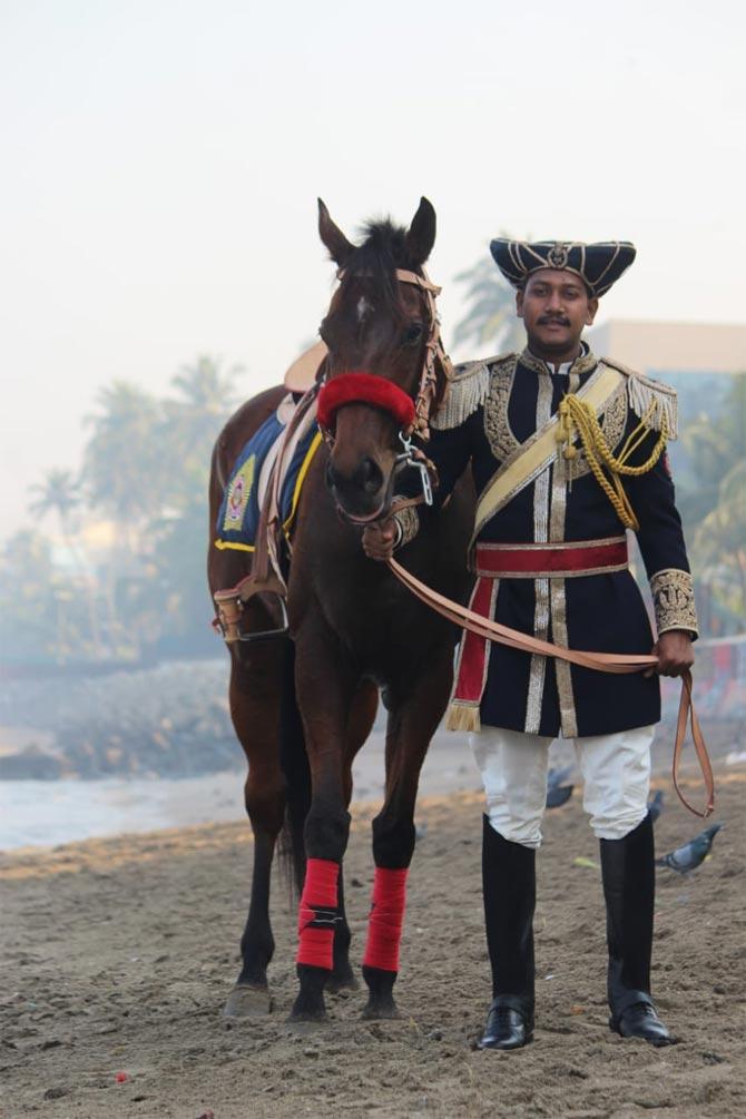 Mumbai will get a mounted police unit for traffic and crowd control post a gap of 88 years. Anil Deshmukh said the mounted police unit, which would patrol the streets of the bustling metropolis, was disbanded in 1932 due to growing vehicular traffic.
(Photo: Mumbai Police/Twitter)