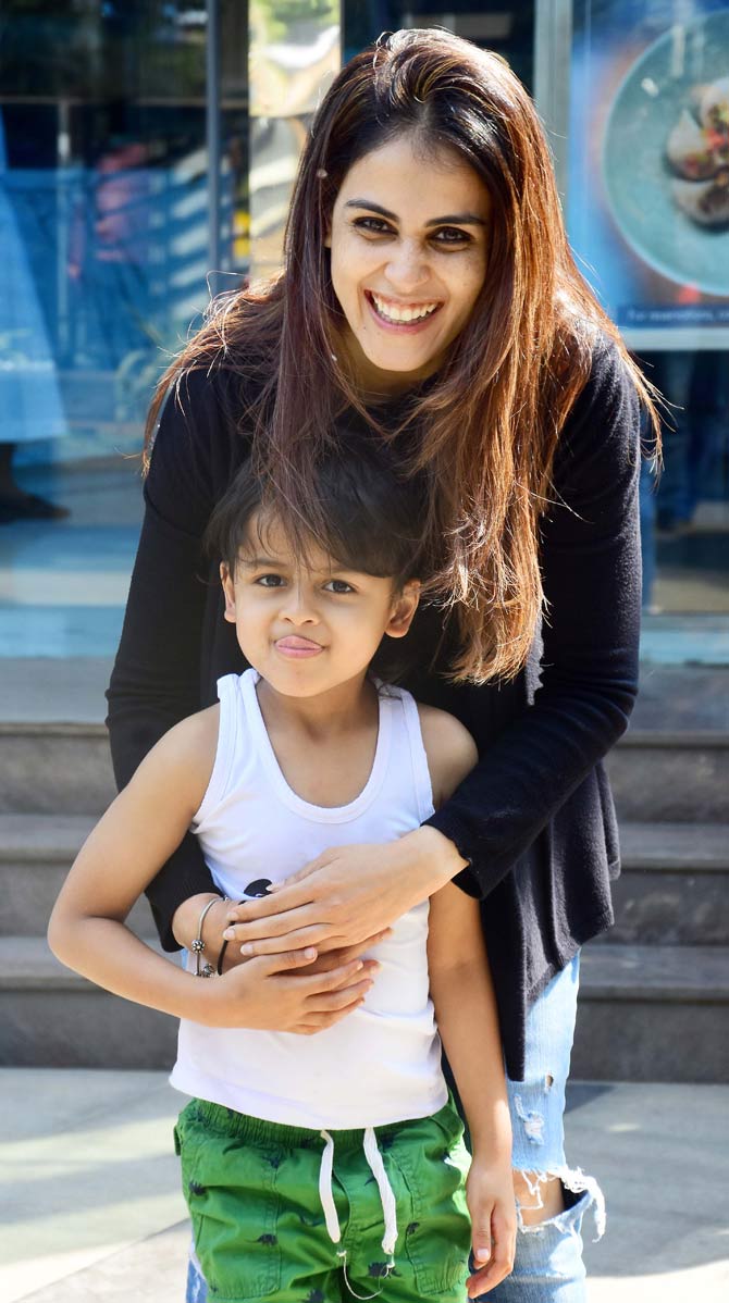 Riteish Deshmukh And Wife Genelia Dsouza Deshmukh Stepped Out With Their Kids Riaan And Rahyl Deshmukh For Lunch Outing In Bkc Mumbai Emraan Hashmi Too Was Clicked With Wife Parveen Shahani And Son Ayaan Hashmi At The Same Venue See World riteish deshmukh fans club chembur. riaan and rahyl deshmukh