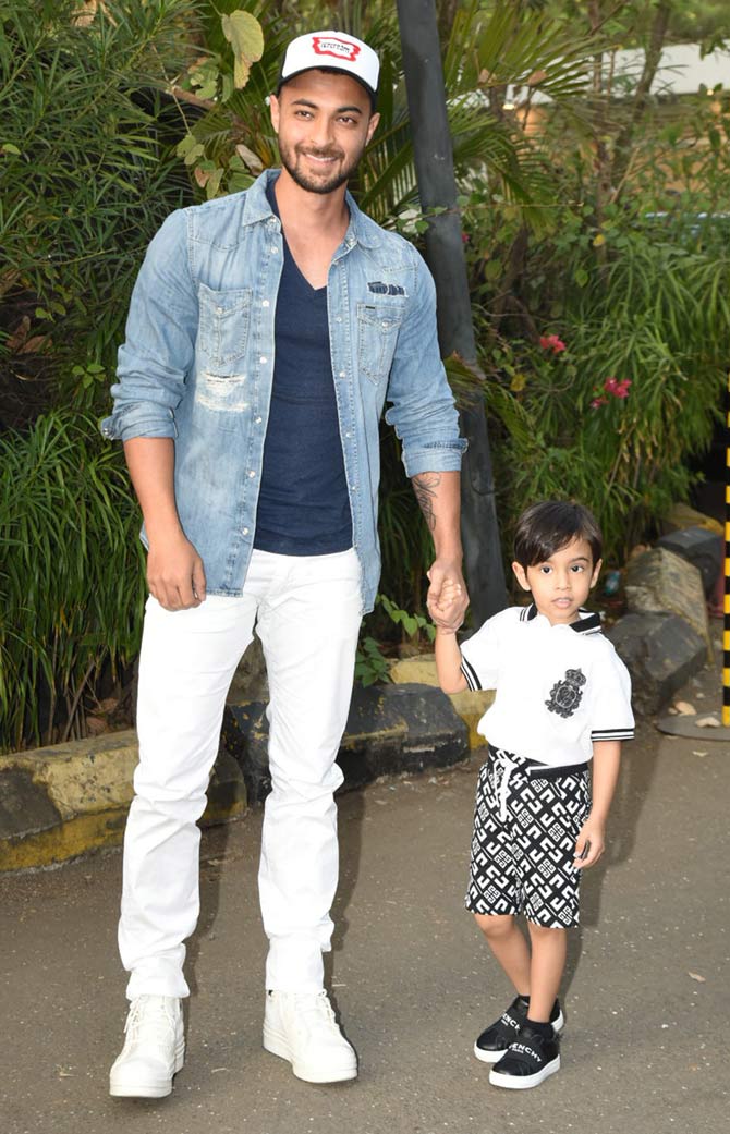 LoveYatri actor Aayush Sharma attended Ravie's first birthday with son Ahil Sharma. For the unversed, Aayush and Arpita were blessed with a baby girl Ayat, on Salman Khan's birthday.