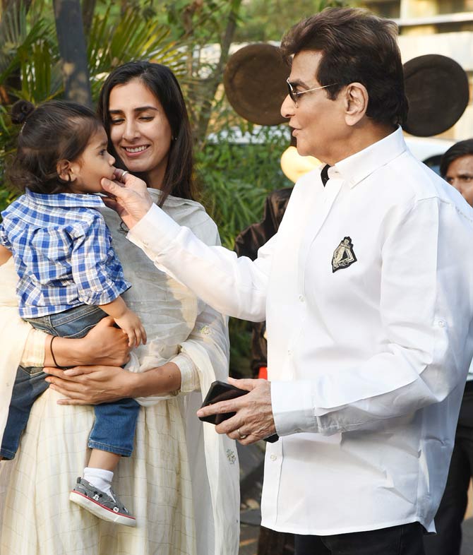 Pragya Yadav attended the bash with husband Abhishek Kapoor at kids Shamshera and Isaana. As they arrived, Jeetendra welcomed the mother-son duo.